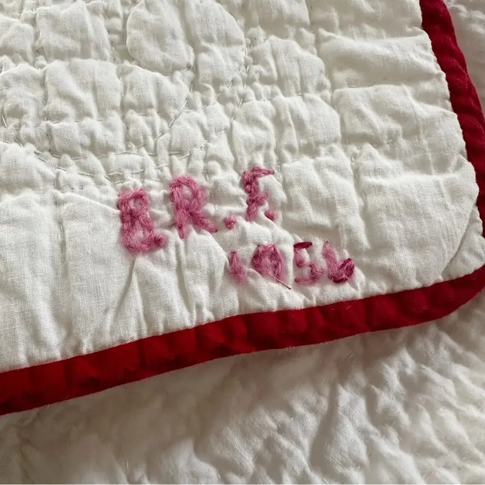 Vintage 1950s Rose Appliquéd Hand Stitched Quilt Full/Queen